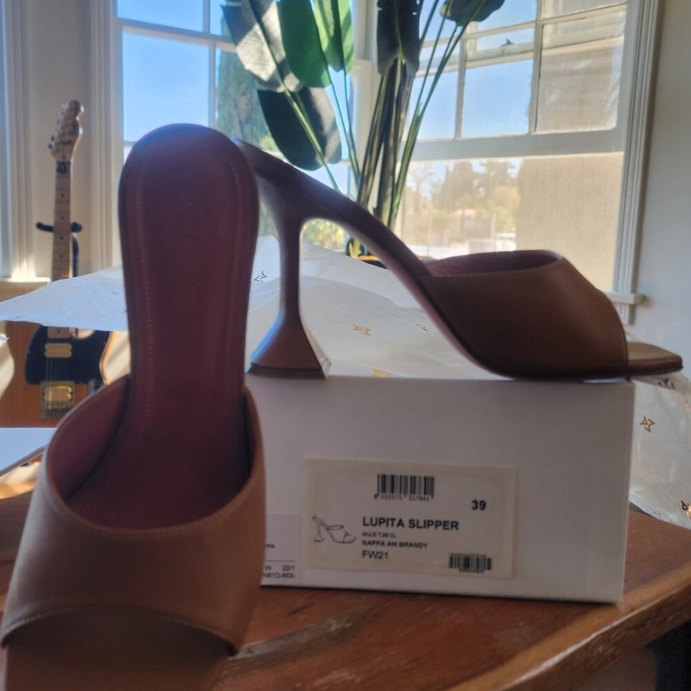 Amina Muaddi Lupita leather sandals size: 39 Nude/Beige/Camel